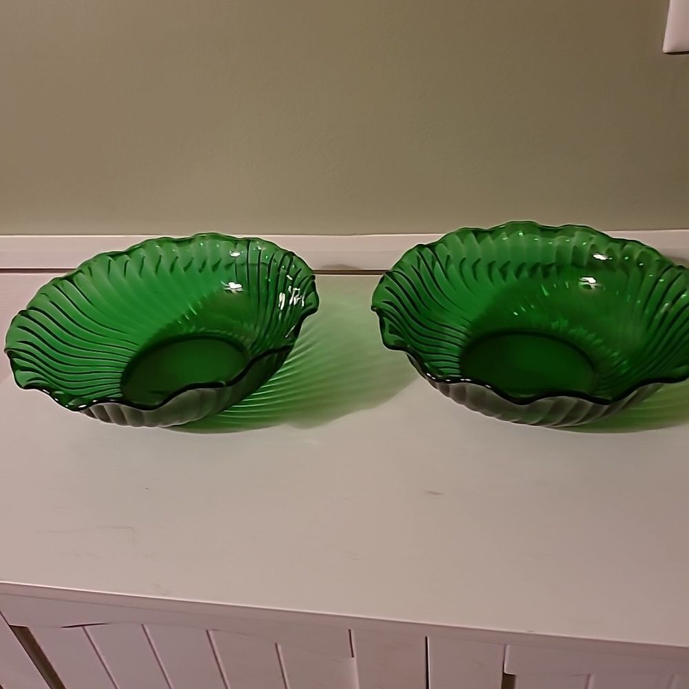 Pair of Ruffled Bowls